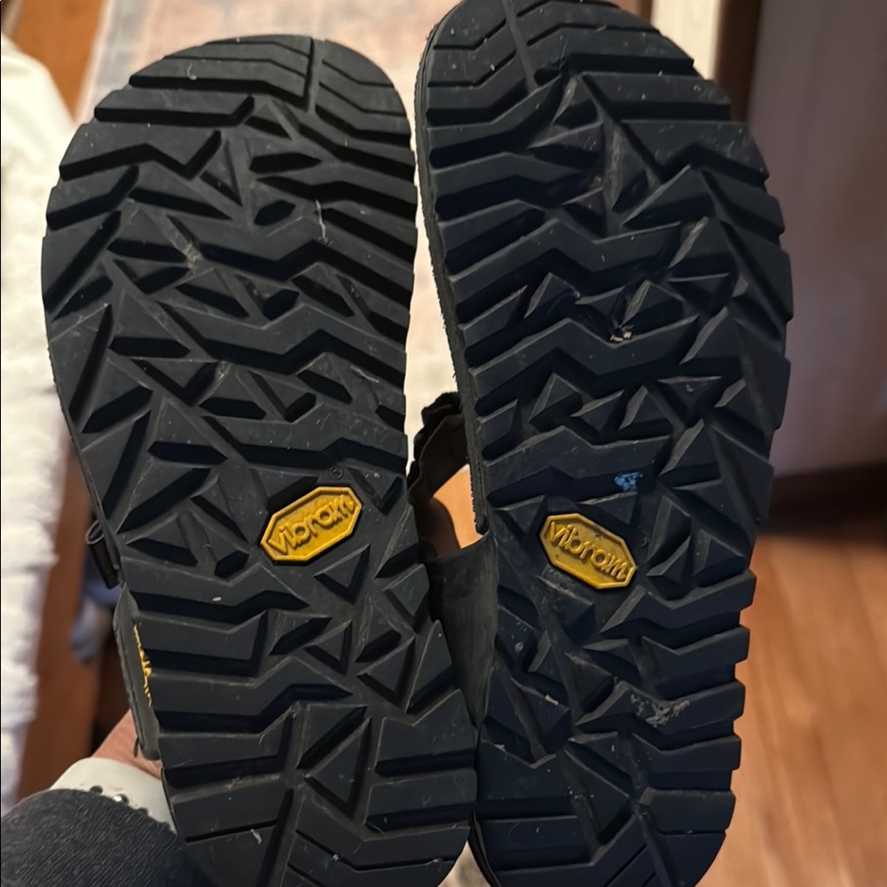Women's Outdoor Sandals in Olive Green and Black - Picture 3 of 4
